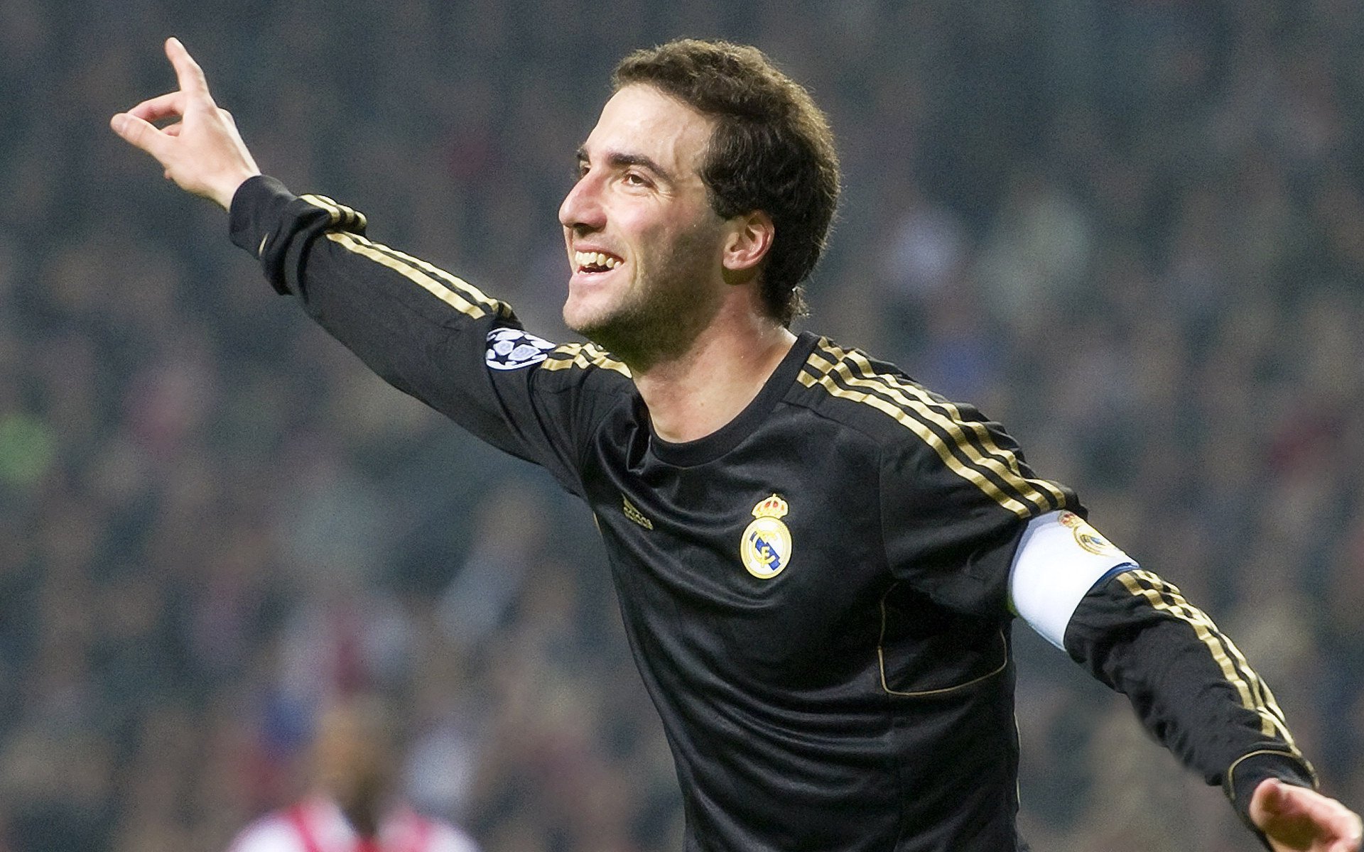 APP下载 LY Sports-巴西队在南美预赛中稳定领先，晋级形势乐观