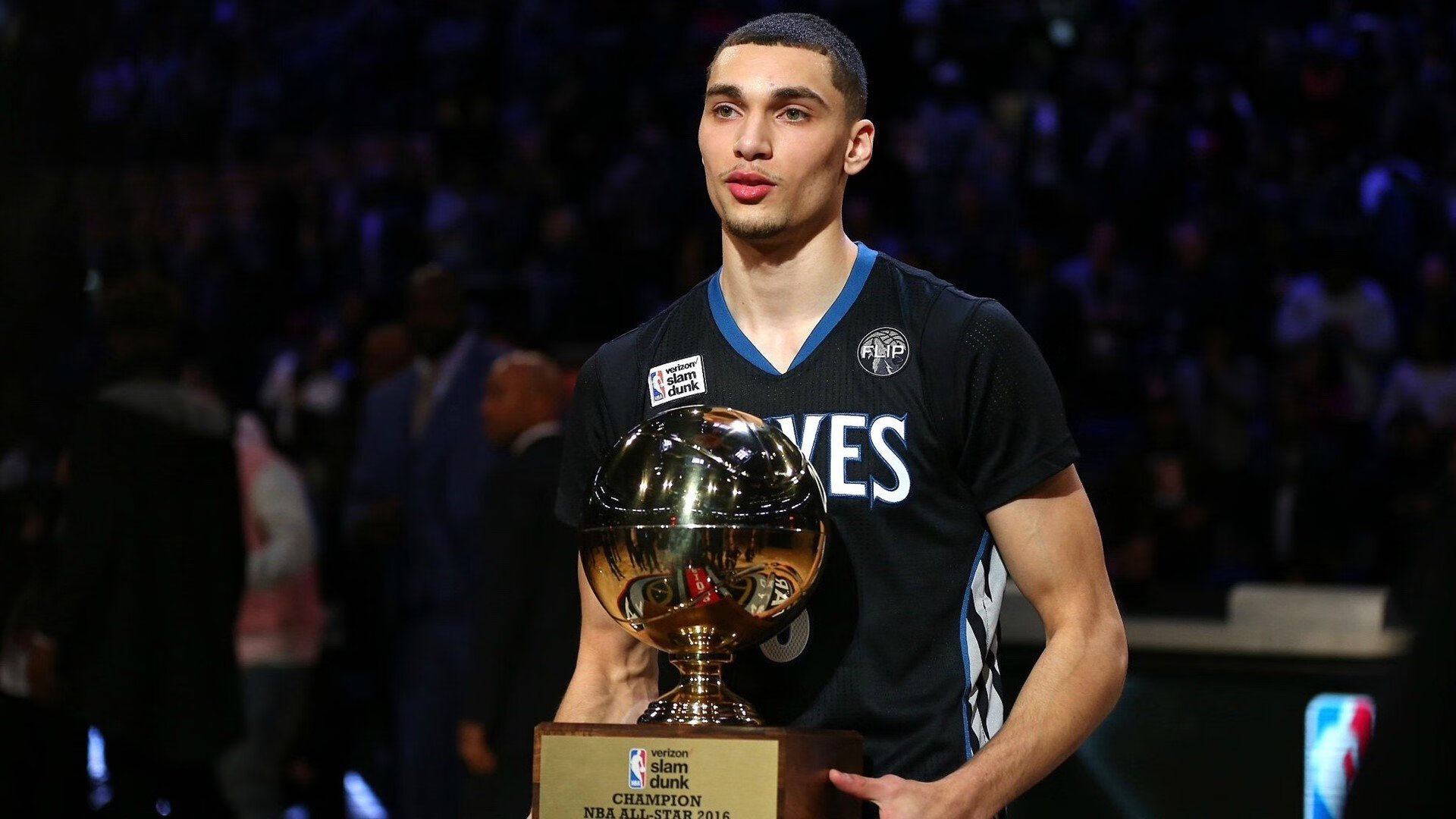 Leyu Sports (乐鱼体育)-詹姆斯带动全队节奏助力逆转,詹姆斯队伍